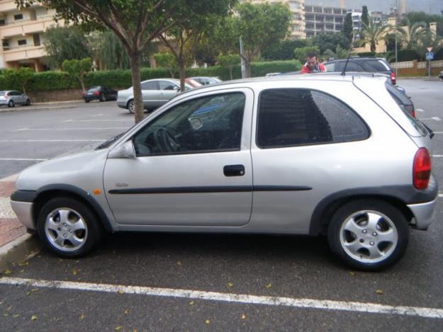 Vendo opel corsa 2000