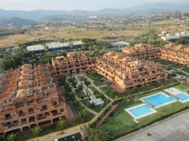 Apartamento con 2 dormitorios se vende en Estepona, Costa del Sol