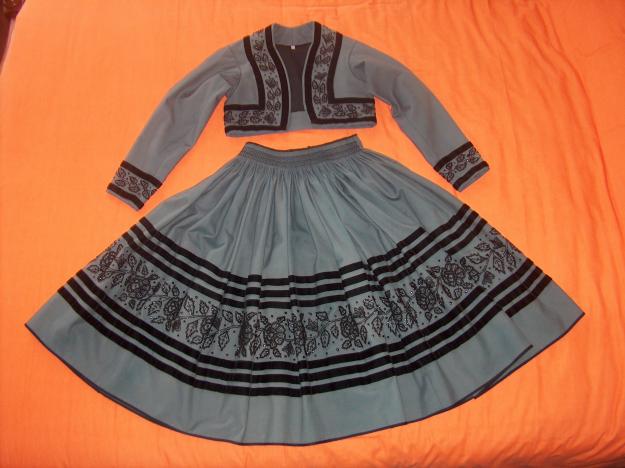 TRAJE LLANISCA