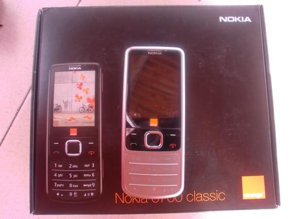 nokia 6700 classic sin estrenar en su caja i factura.