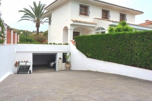 4 Dormitorio Chalet En Venta en Marbella, Málaga