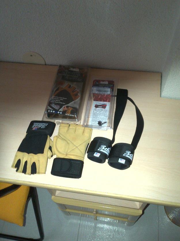 Guantes y correas schiek nuevos sin usar