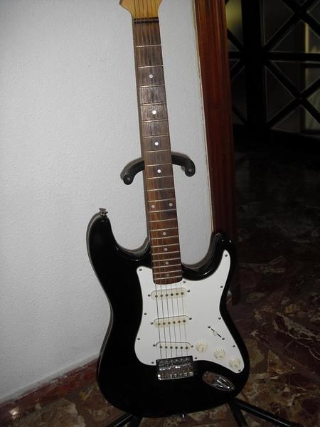 vendo guitarra eléctrica Vantex