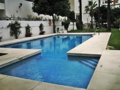 Apartamento con 3 dormitorios se vende en Marbella, Costa del Sol