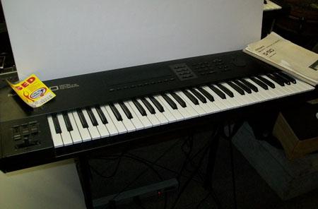 Teclado ROLAND S-50