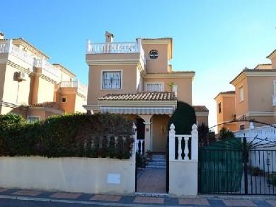 Chalet con 2 dormitorios se vende en Algorfa, Vega Baja Torrevieja