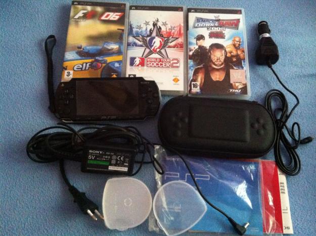 Psp original + funda + 3 juegos + cargador + cargador coche