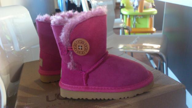 Uggs niña bailey button rosa