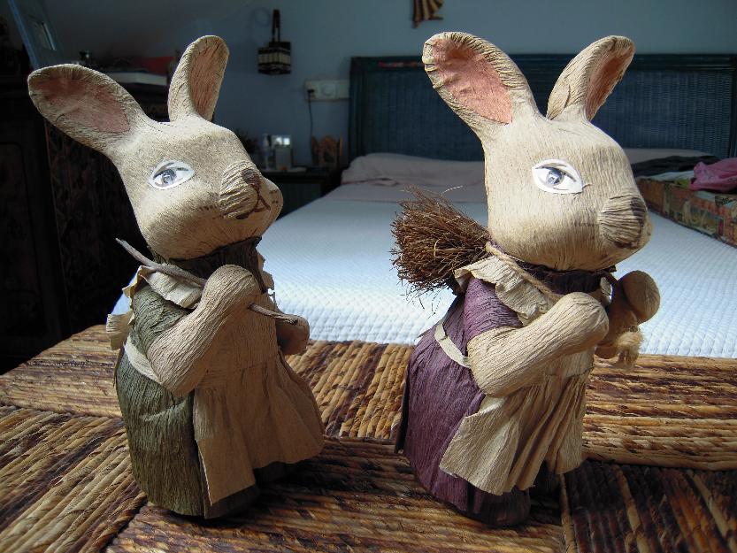 Dos figuras de papel