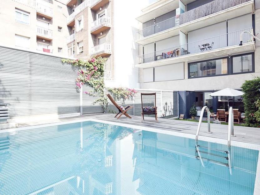 Dúplex con piscina privada en San Gervasi 31