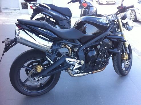 TRIUMPH STREET TRIPLE 765