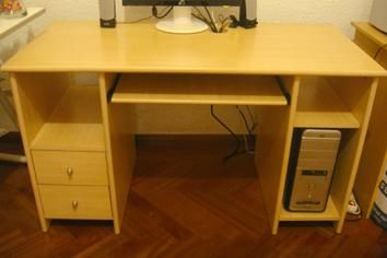 vendo mesa escritorio y 2estanterias como nuevo!! Oportunidad!