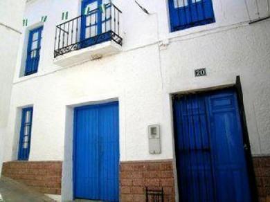 Chalet con 4 dormitorios se vende en Comares, Axarquia