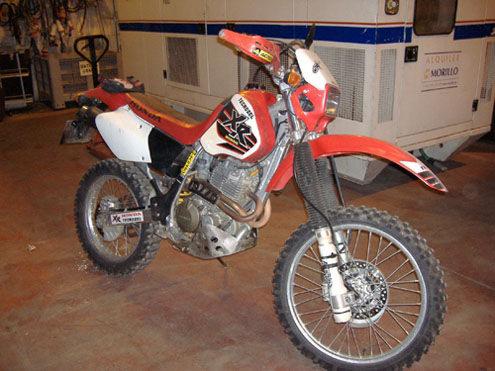 VENDO HONDA XR 400, DE DIC 2003