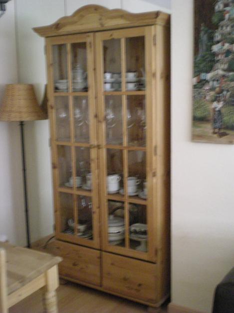 Vitrina de madera maciza