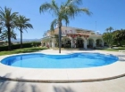 Chalet con 5 dormitorios se vende en Estepona, Costa del Sol - mejor precio | unprecio.es