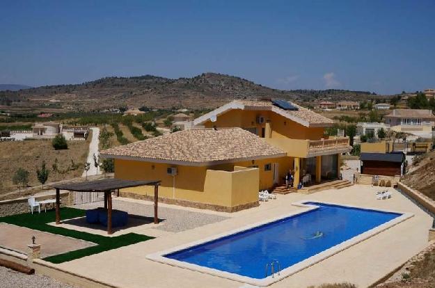 Chalet en venta en Pinoso, Alicante (Costa Blanca)
