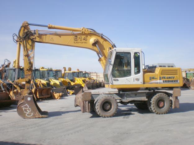 EXCAVADORA GIRATORIA DE RUEDAS MARCA LIEBHERR 914