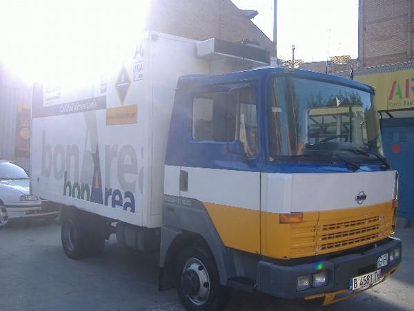 camion nissan eco T100 con frigorifico año 97 en muy buen estado