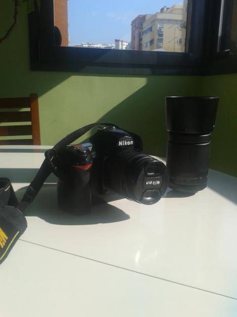 Vendo Cámara Nikon D70 + 2 objetivos + funda