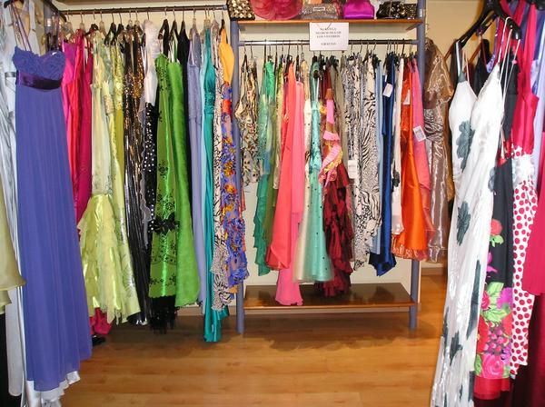 OUTLET DE VESTIDOS DE FIESTA  Y CEREMONIA