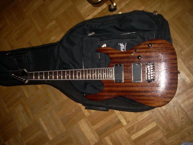 Vendo / Cambio    Ibanez rga 32 mol   +  algunas cosas mas