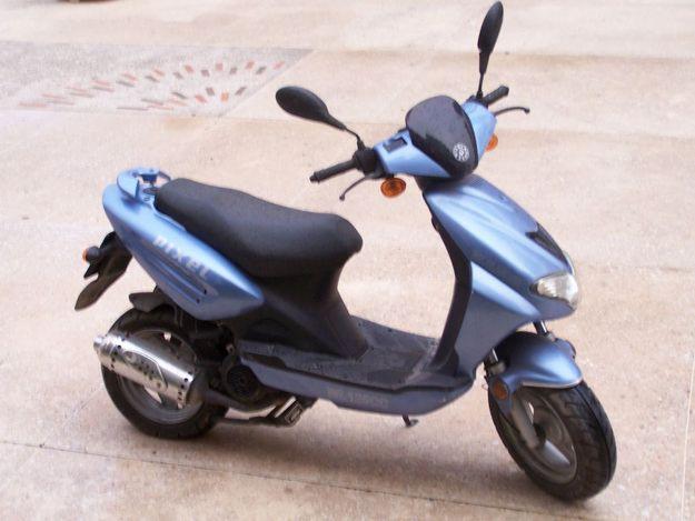 Scooter 125 con 1 año antiguedad y todavia 1 año de garantia - 3100kms URGENTE