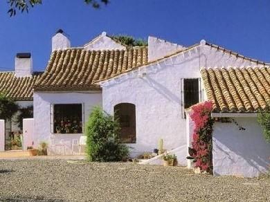 Chalet con 4 dormitorios se vende en Estepona, Costa del Sol