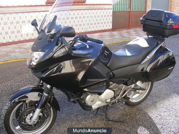 Honda ntv 700 abs deauville