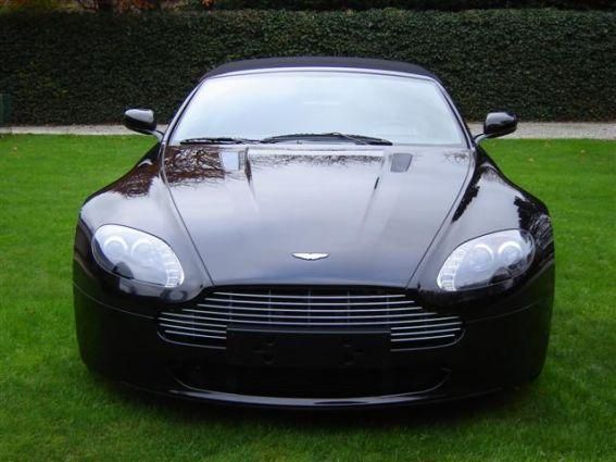 bonito coche Martin aston V8 Vantage Roadster  automatico