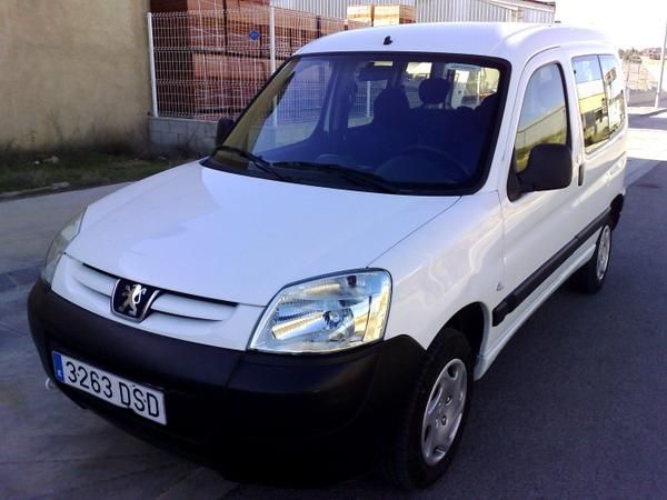 PEUGEOT PARTNER 1.9 DIESEL,AÑO 2006 ,51000km,AIRE ACONDICIONADO,PERFECTO ESTADO!!!