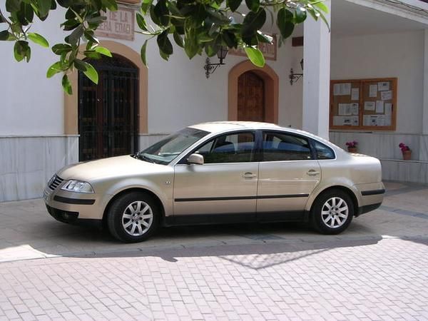 Vendo Volkswagen Passat  TDI 130 cv, (6 velocidades).
