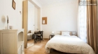 Rooms available - Inviting 5-bedroom apartment in central Embajadores - mejor precio | unprecio.es