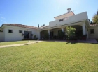 Chalet con 5 dormitorios se vende en Estepona, Costa del Sol - mejor precio | unprecio.es