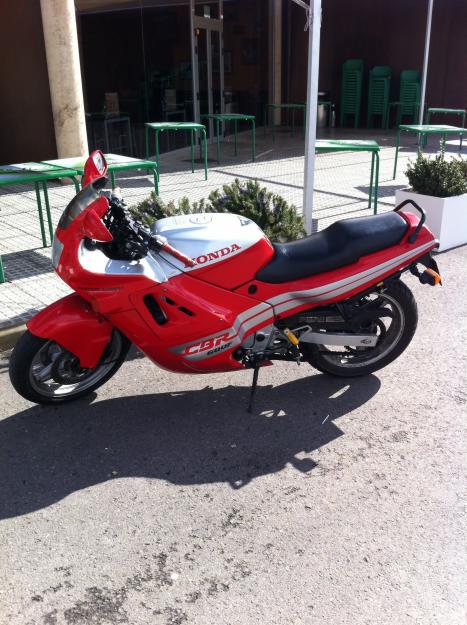 Vendo Moto Honda CBR 600 año 89