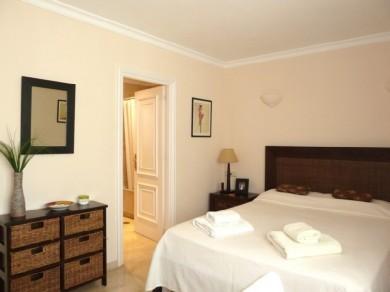 Apartamento con 2 dormitorios se vende en Estepona, Costa del Sol