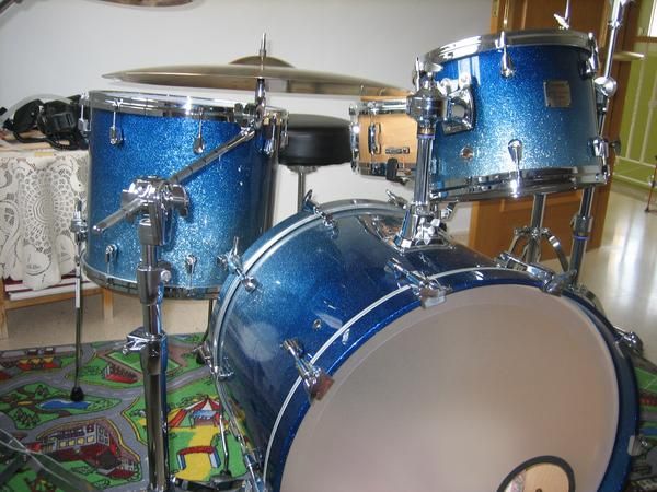 Yamaha Maple Custom Absolute Blue Sparkle