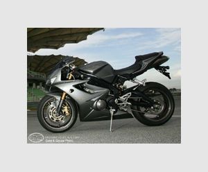 TRIUMPH DAYTONA 675