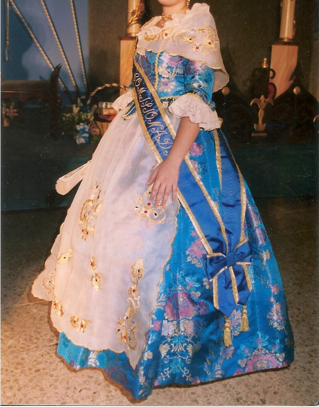 Traje alicantina siglo XVIII