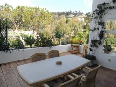 Adosado con 3 dormitorios se vende en Marbella, Costa del Sol