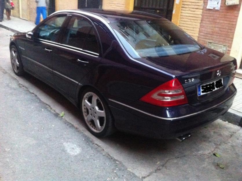 Mercedes c32 amg del 2001 en perfecto estado.