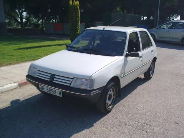 Se vende Peugeot 205