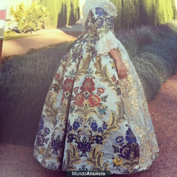Traje de fallera siglo XVIII + manteletas