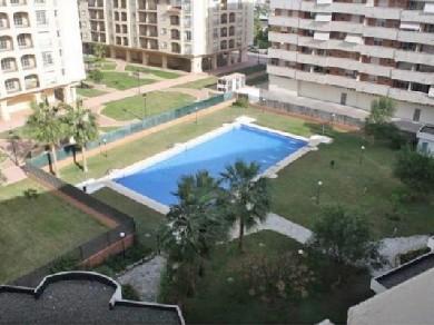 Apartamento con 2 dormitorios se vende en Estepona, Costa del Sol