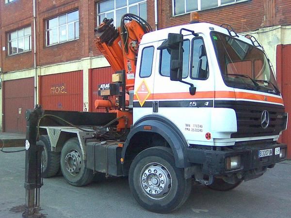 Camion MERCEDES + GRUA - 2534L 6X2 TRACTORA