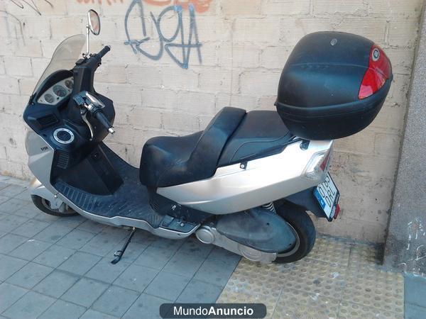 vendo scooter  DAELIM - S2 125 FI con 15.000 km