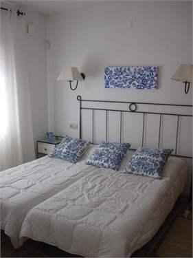 Apartment for Sale in Alicante, Comunidad Valenciana, Ref# 2910757