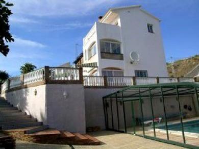 Chalet con 4 dormitorios se vende en El Morche, Costa del Sol