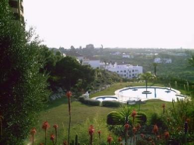 Apartamento con 3 dormitorios se vende en Estepona, Costa del Sol