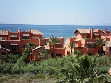 Apartamento con 3 dormitorios se vende en Marbella, Costa del Sol